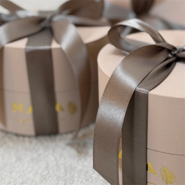 Gullbelagt grunnpakke - 4 deilige smykker bare for å sette det samme