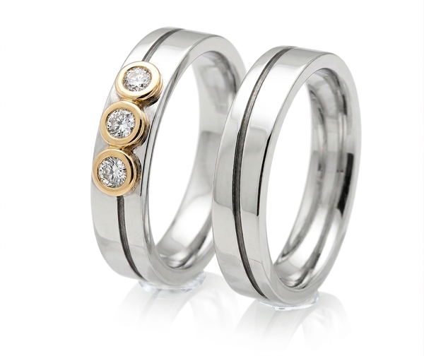 Randers Sølv med zirkonia og fine blanke overflater med spor