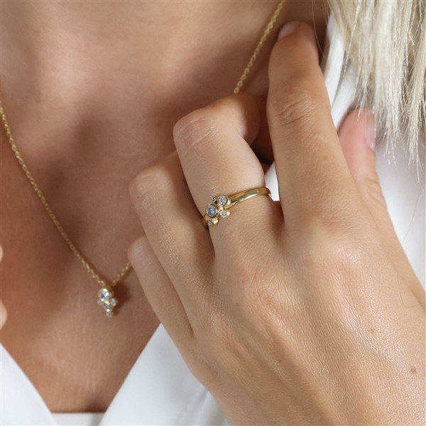 Dame ring, 8kt guld m/5 cz, fra Aagaard