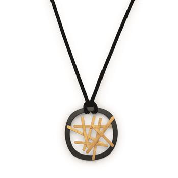 925/- Vedhæng, delvis fg, sort rh, mat, fra Bastian Inverun