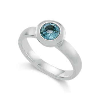 925/- Rh. Ring blå topas 0,92,ct mat/pol, fra Bastian Inverun