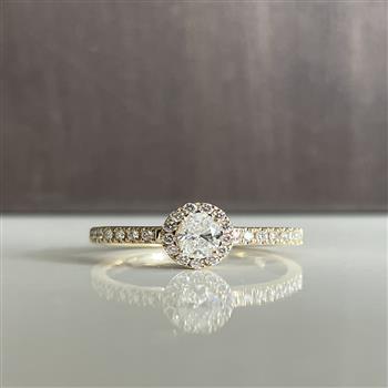 Ring 14 karat ELEGANCE oval brillant 0,30 carat + 0,22 carat WSI, fra L&G