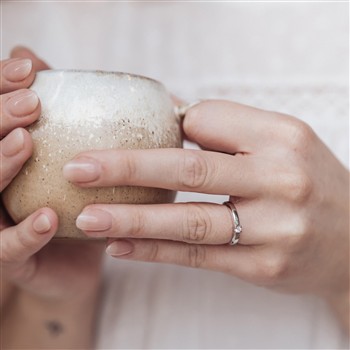 14KT HV.D.RING BRILL.1X0,07CT WPI, fra Aagaard